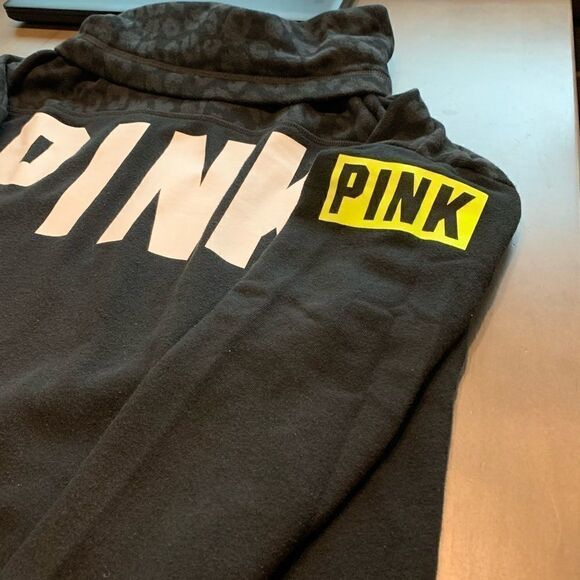Pink big neck sweat shirt - Picture 2 of 5